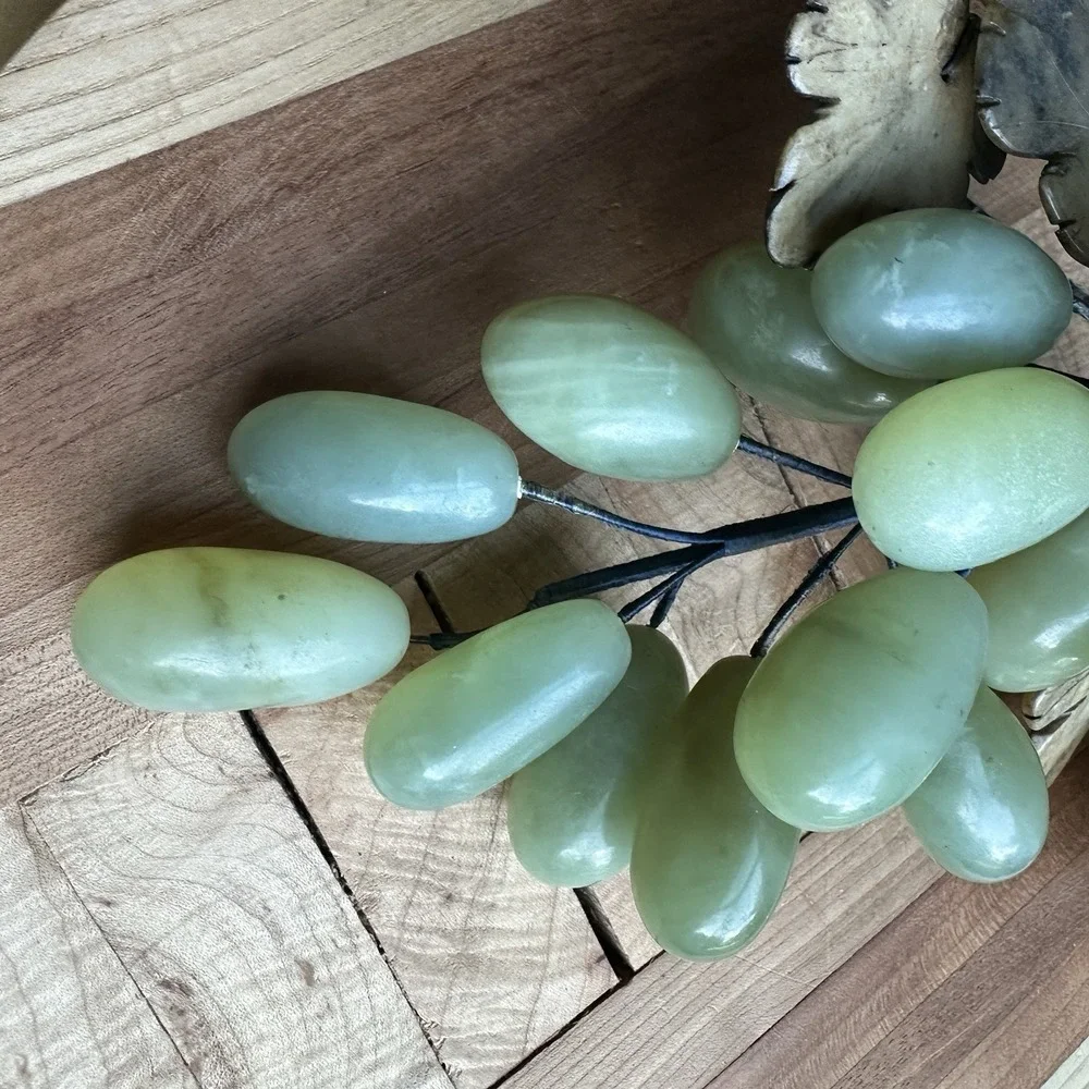 Vintage MCM Jade Quartz Stone Green Grape Cluster 7.5 Inch Carved Leave